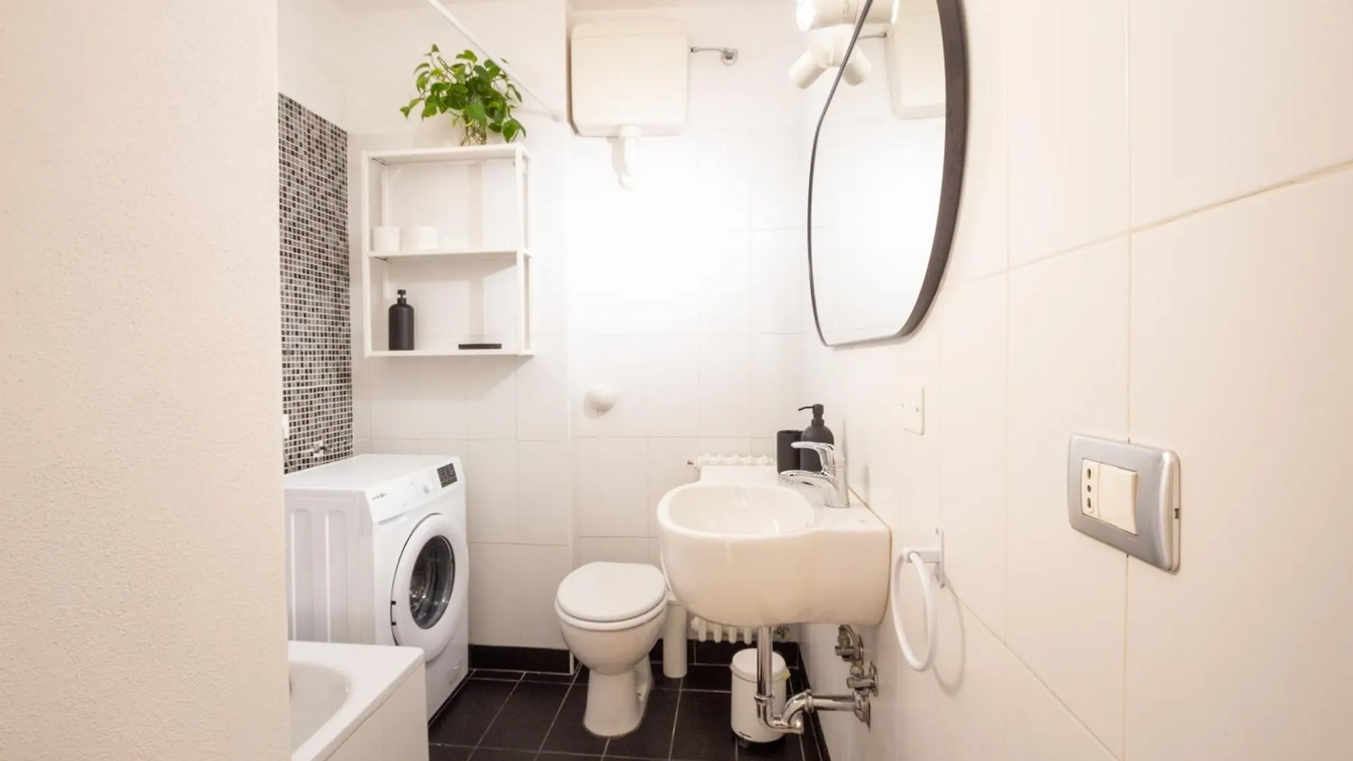 Realkasa Calari Terrace Loft Apartment Bologna Italy